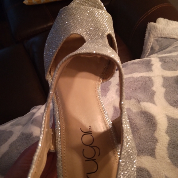 Brand New Sparkle shoes - Picture 4 of 9
